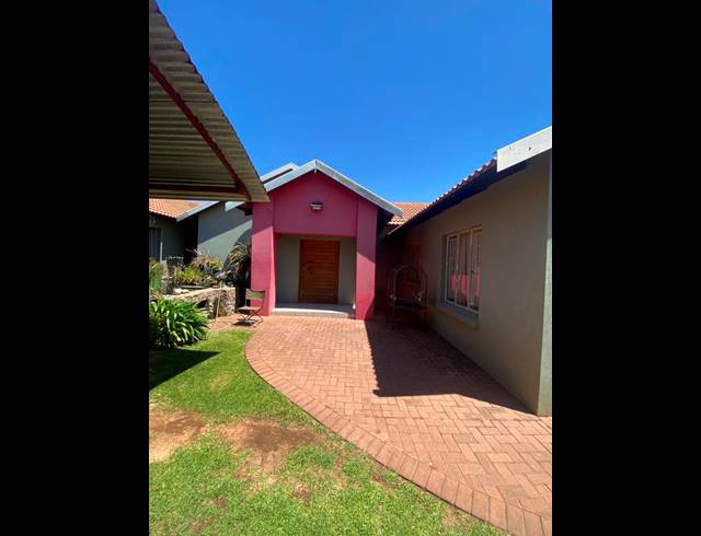 4 BEDROOM HOUSE FOR SALE IN AERORAND